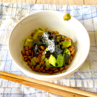 小腹がすいたら！アボカド納豆わさび和え