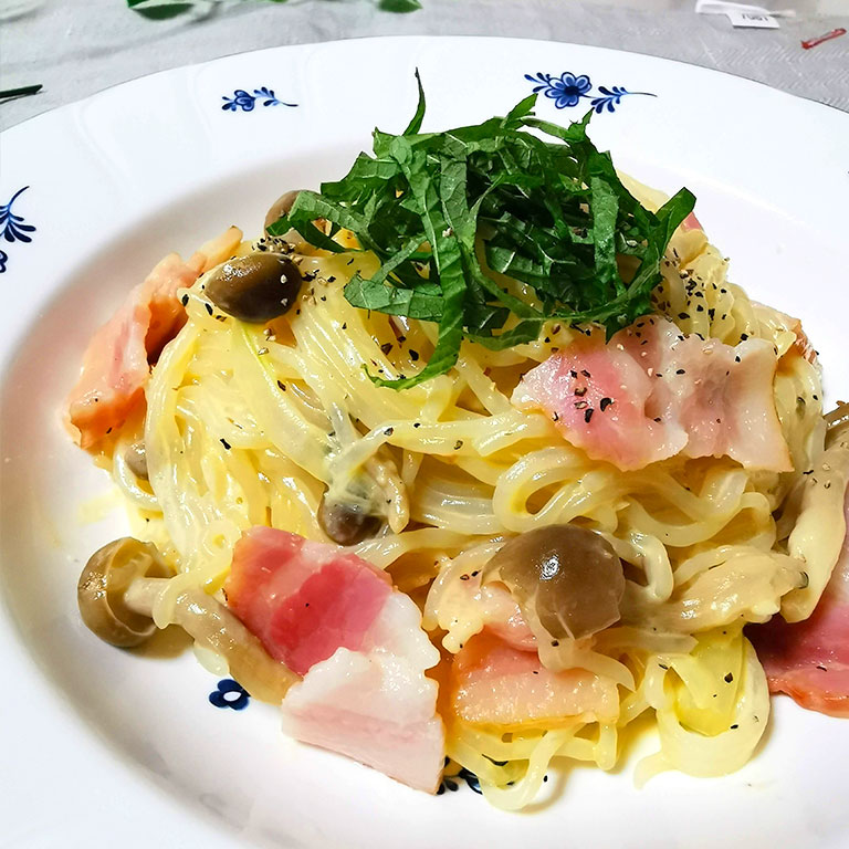 まったり濃厚、しらたきカルボナーラ