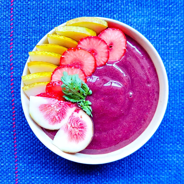 秋の味覚のスムージーボウル