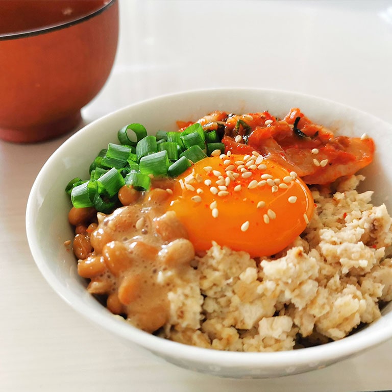 豆腐とオートミールの卵かけご飯