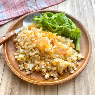 油はたったの小さじ1！レンジでえびピラフ