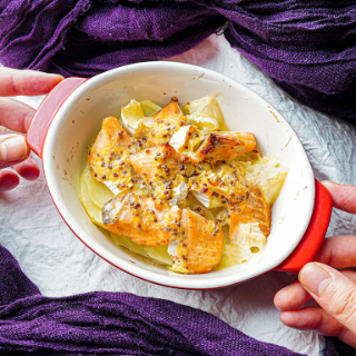 鮭とカマンベールチーズのガーリック焼き