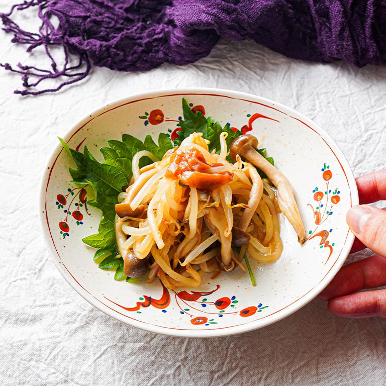 もやしとキノコのこってり梅肉炒め